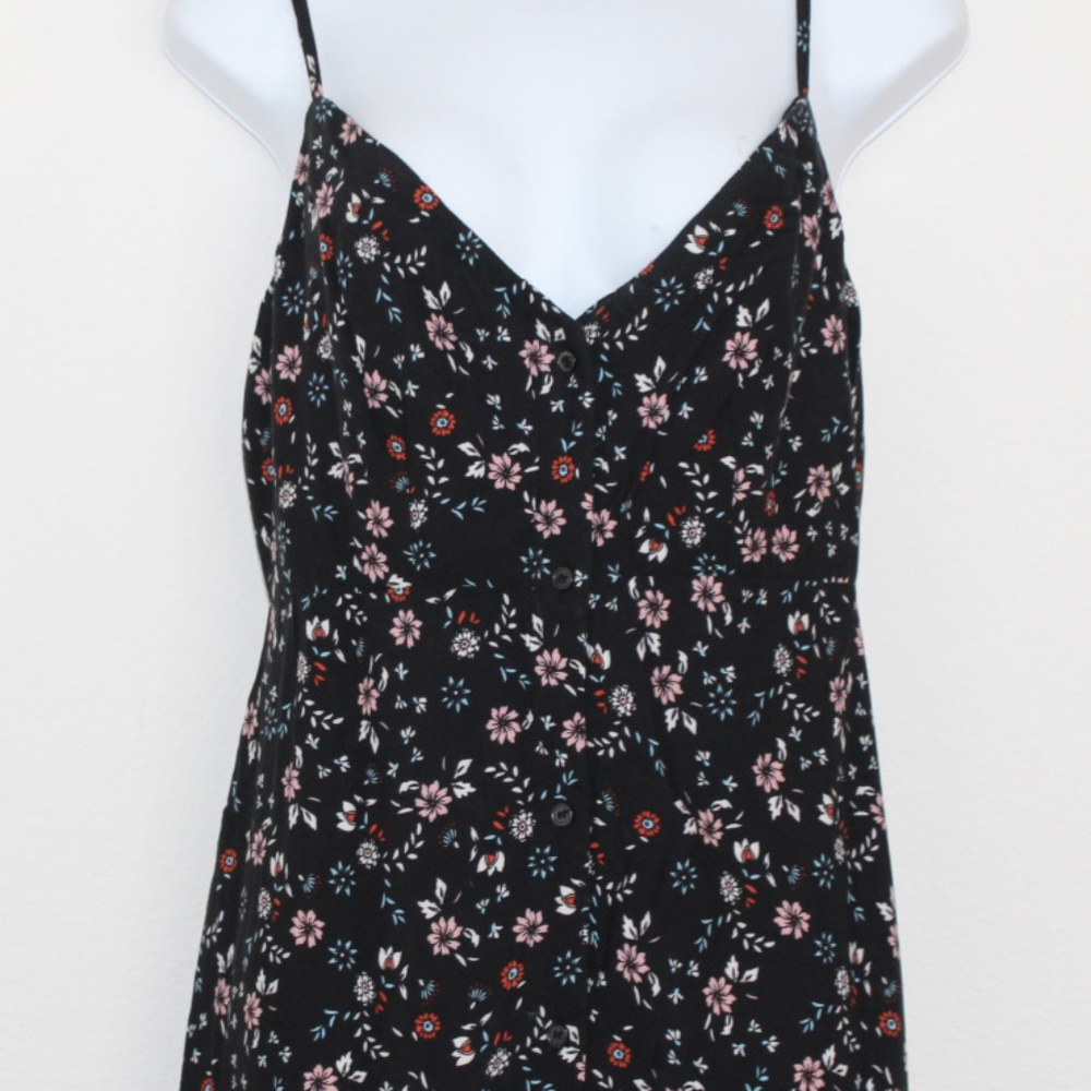 Love, fire Blackn Floral print NWT Size M